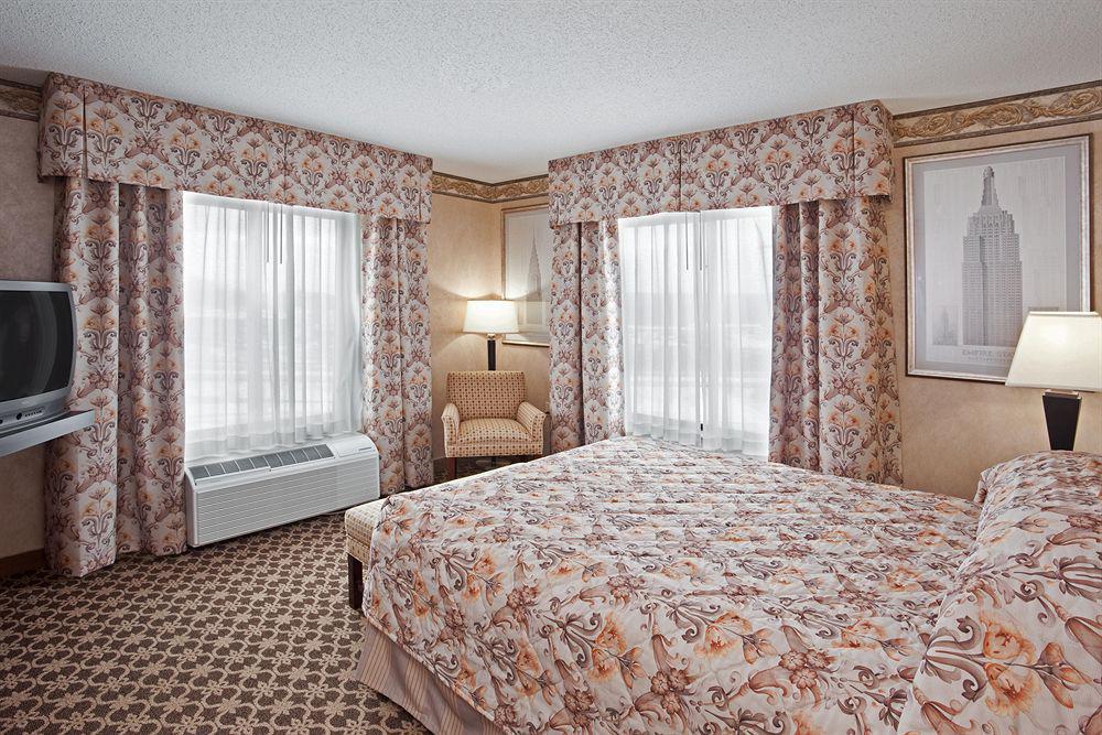 Holiday Inn Express & Suites - Sharon-Hermitage By Ihg West Middlesex Ruang foto
