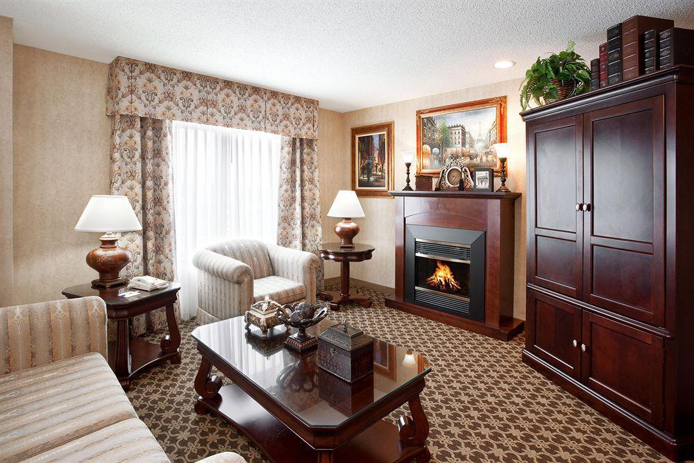 Holiday Inn Express & Suites - Sharon-Hermitage By Ihg West Middlesex Ruang foto