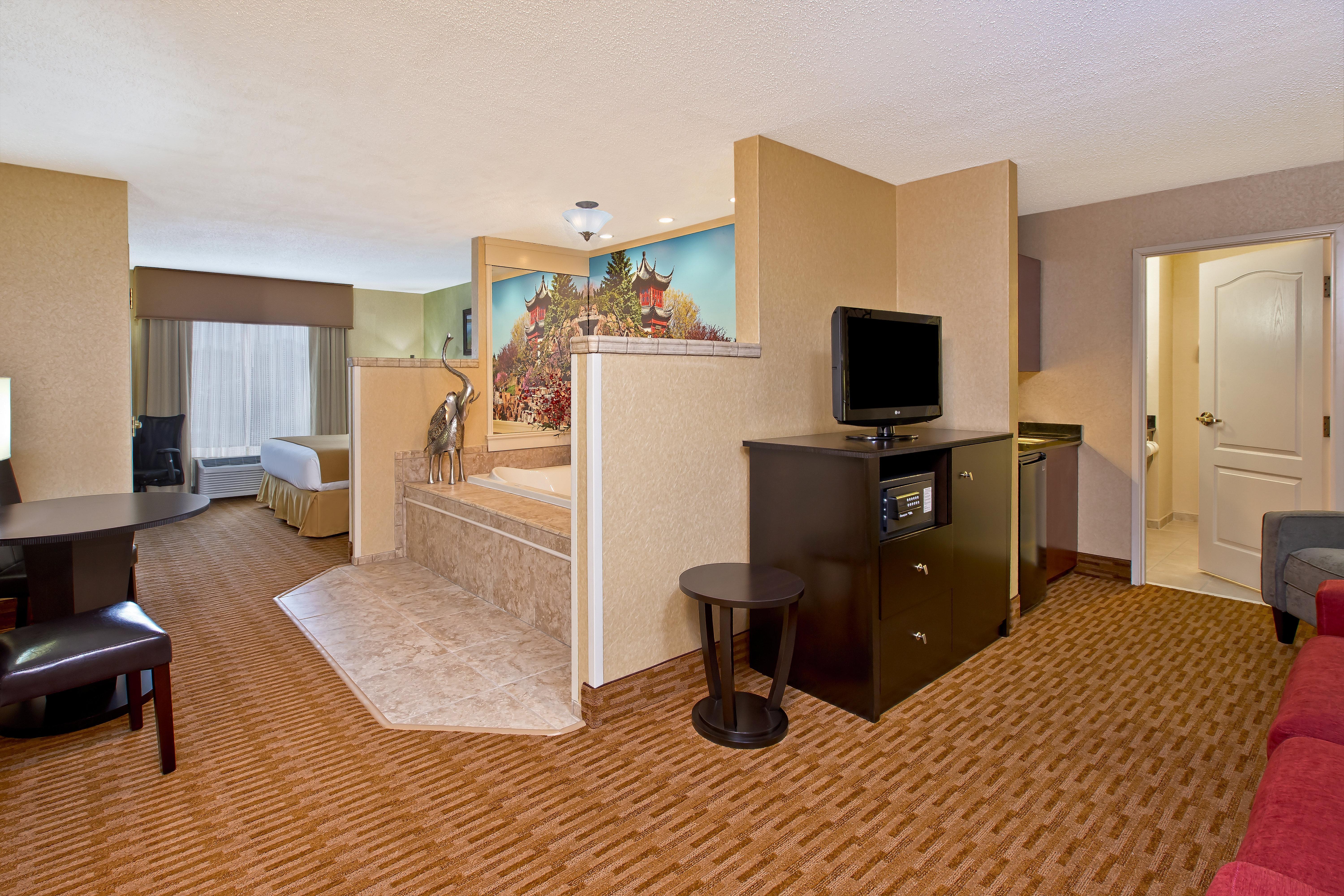 Holiday Inn Express & Suites - Sharon-Hermitage By Ihg West Middlesex Bagian luar foto