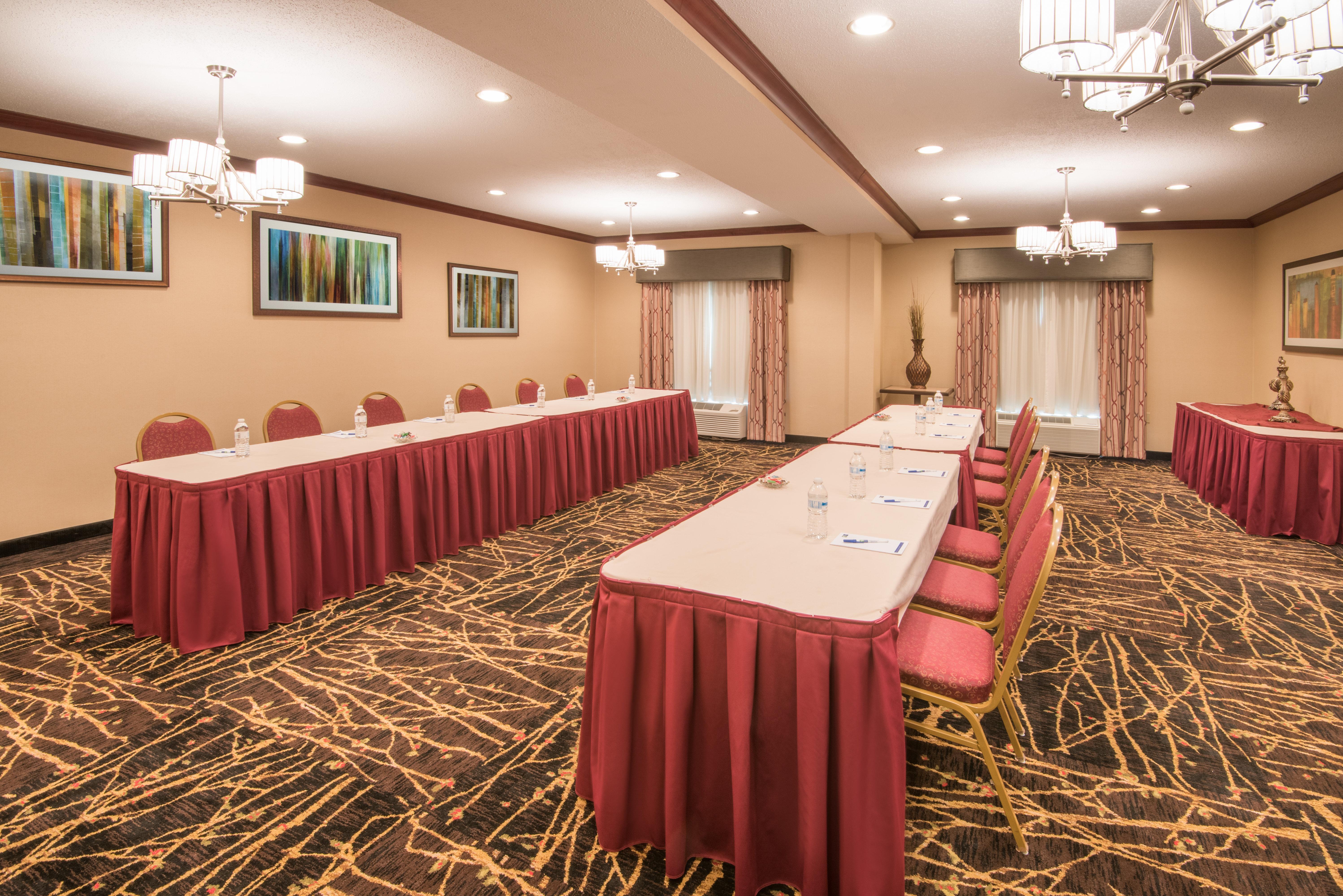 Holiday Inn Express & Suites - Sharon-Hermitage By Ihg West Middlesex Bagian luar foto