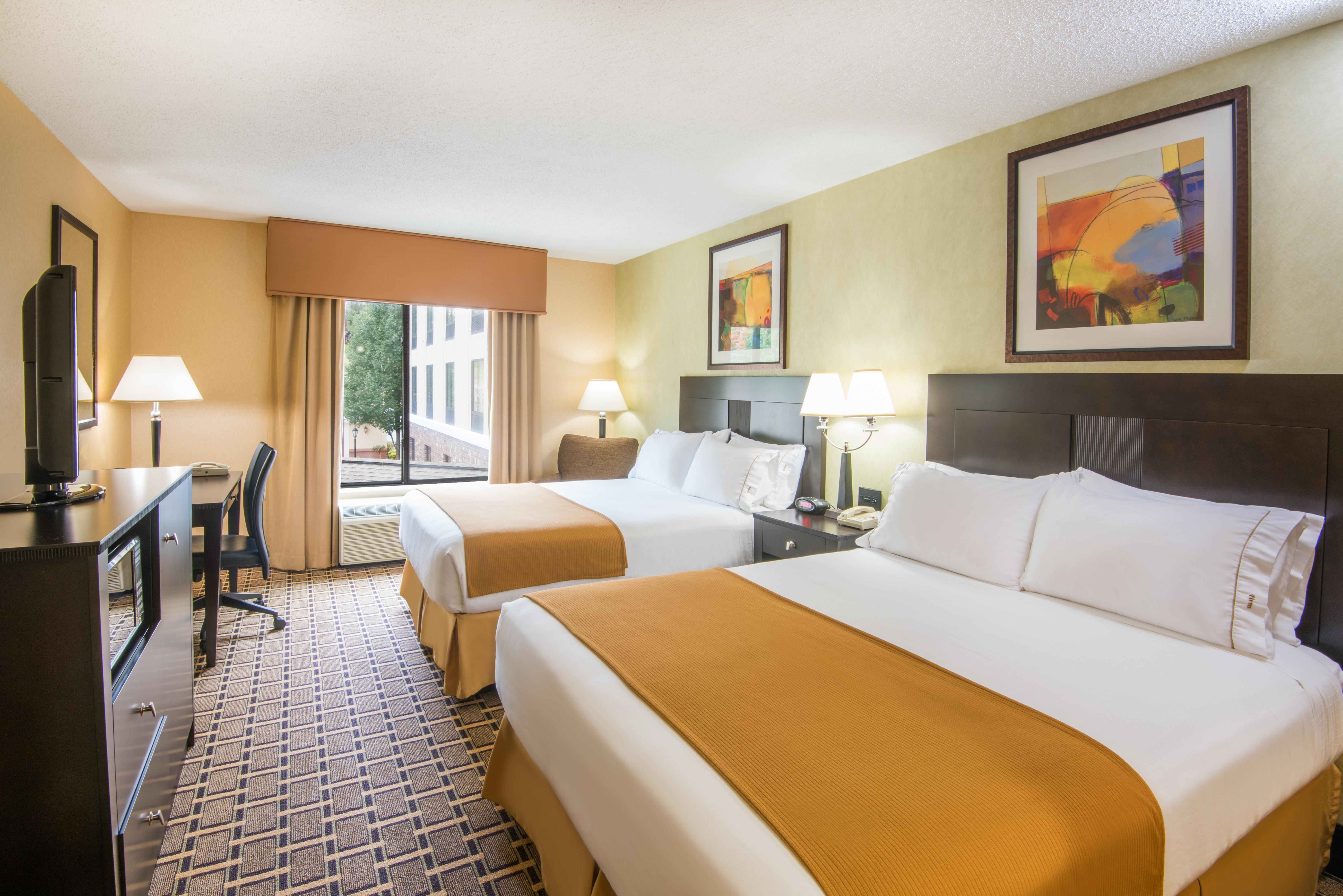 Holiday Inn Express & Suites - Sharon-Hermitage By Ihg West Middlesex Bagian luar foto