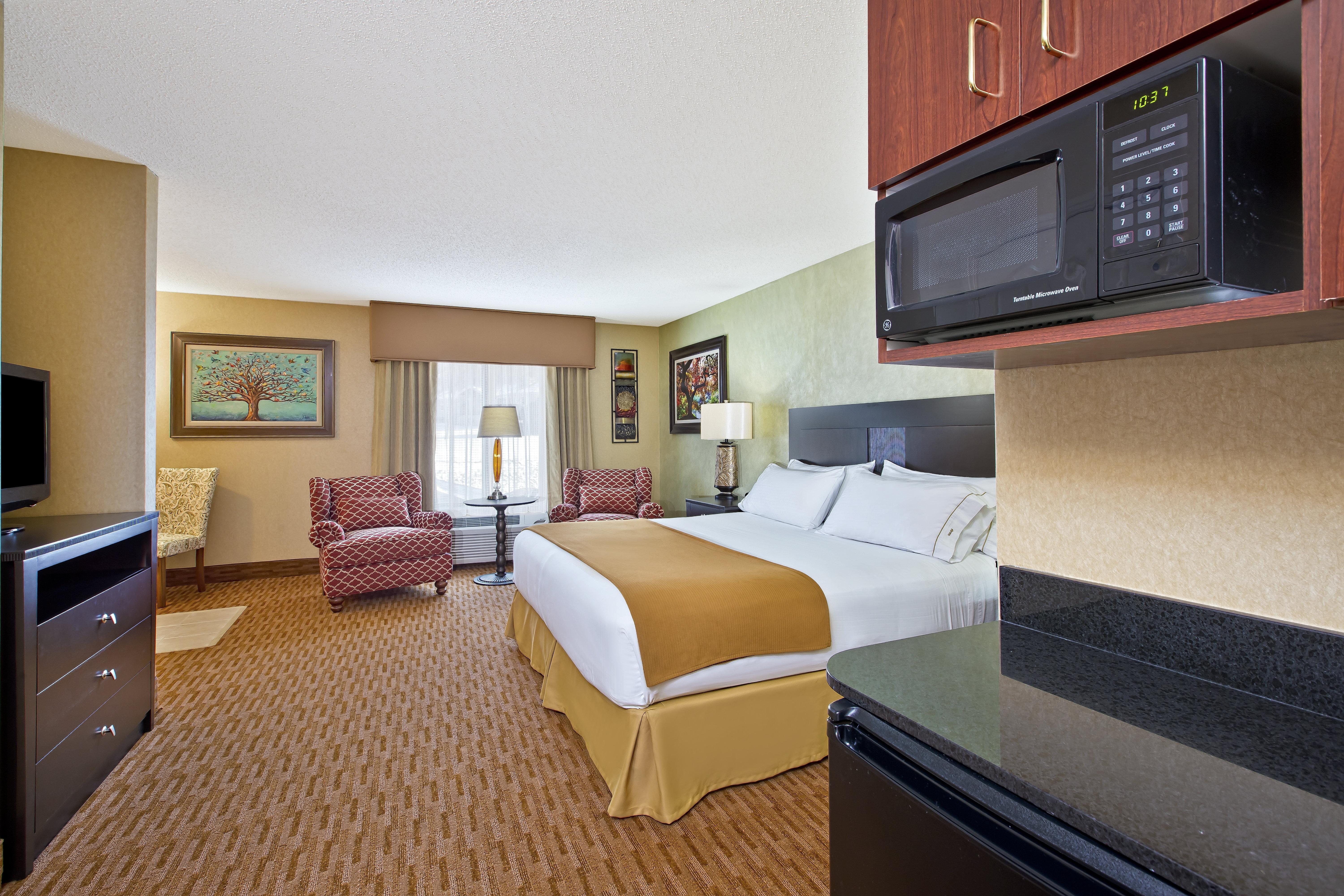 Holiday Inn Express & Suites - Sharon-Hermitage By Ihg West Middlesex Bagian luar foto