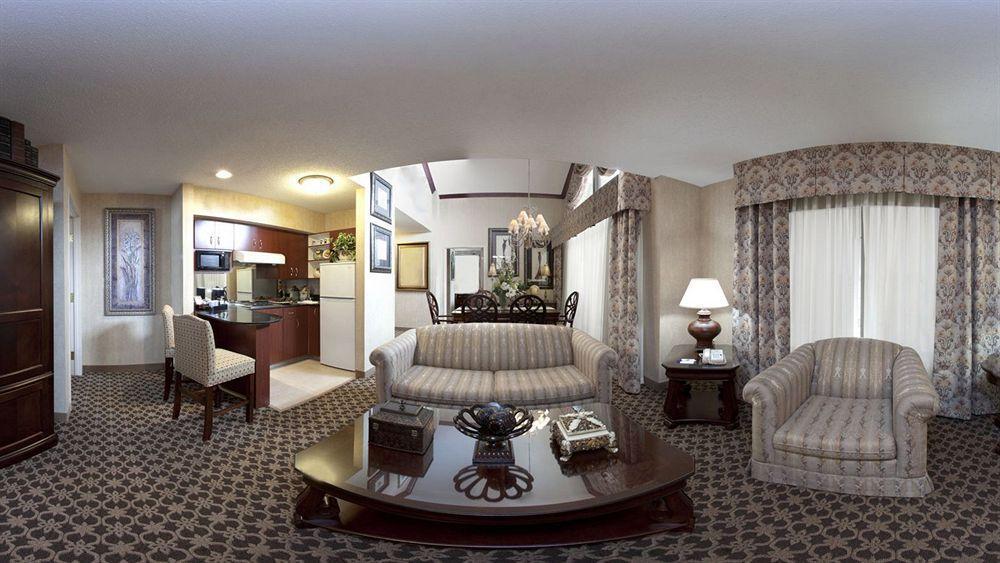 Holiday Inn Express & Suites - Sharon-Hermitage By Ihg West Middlesex Bagian luar foto